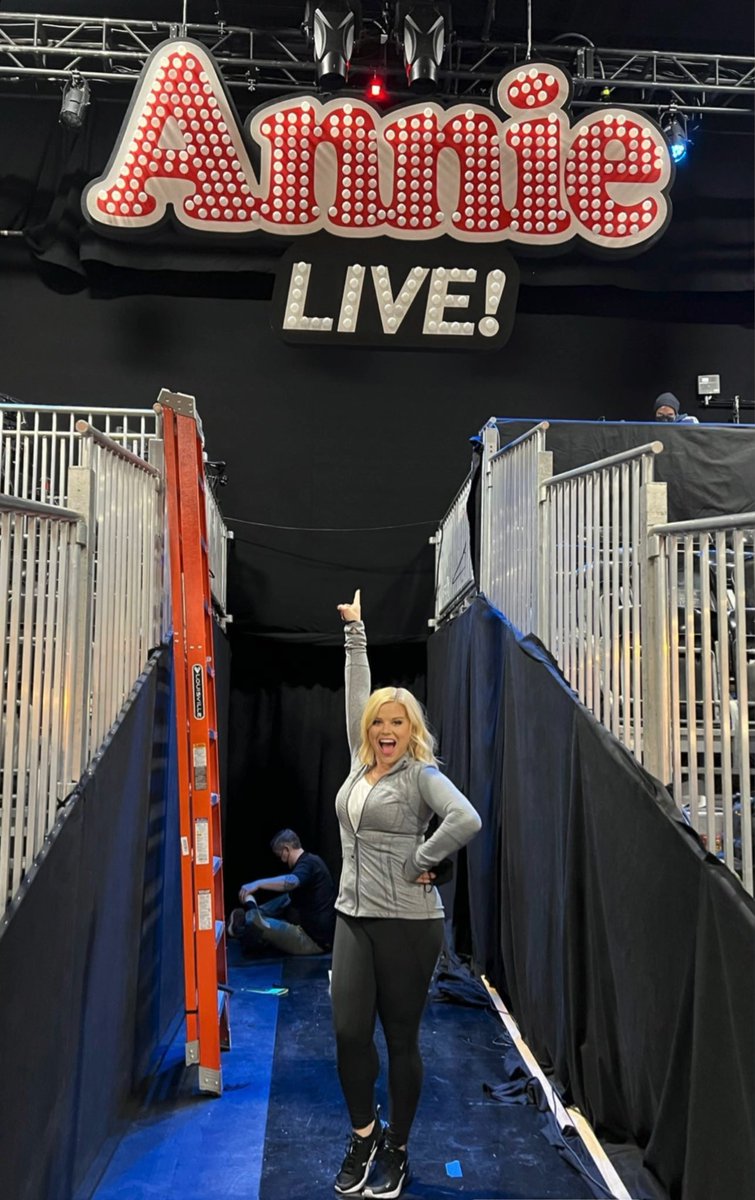 45 minutes until showtime! #AnnieLive