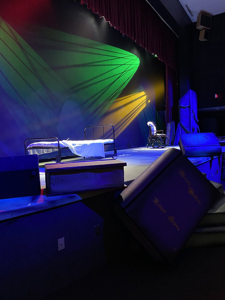 SPHSOBrien's tweet photo. So exciting to have opening night LIVE at South Plantation High School production of The Jungle Book @sphsactivities @SPHSHenschel @SPHSFOTT https://t.co/JjfwgkbpSF