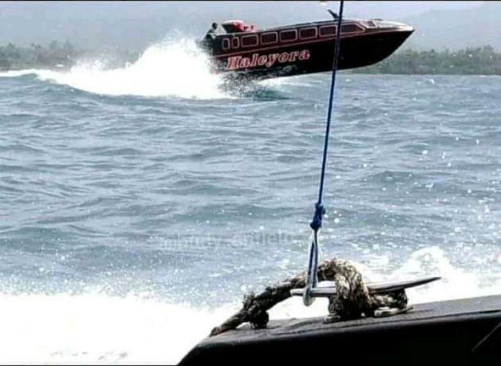 Cuaca ekstrim di Maluku Utara
Laut benar - benar tidak bersahabat