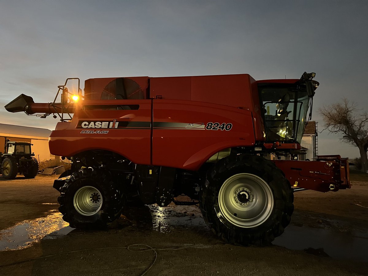 shanktc's tweet photo. Combine shines up nice with @TandTCleaner, hope it still looks that good after it dries.  #hardwaterproblems https://t.co/mD6SDVlRMA