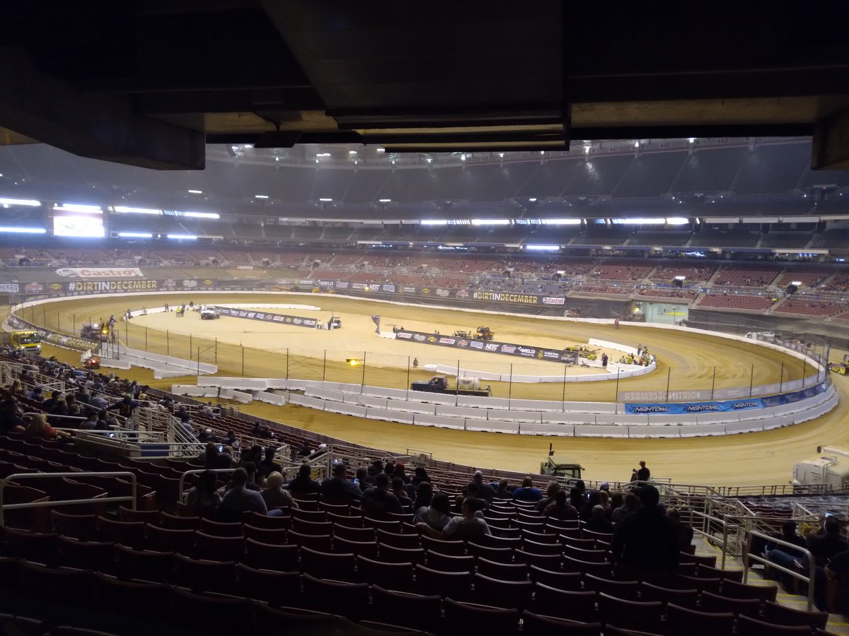 MaryPoage's tweet photo. Thanks @FloRacing for the upgrade!!! Phenomenal view!!! https://t.co/3ZYYuL2V0n