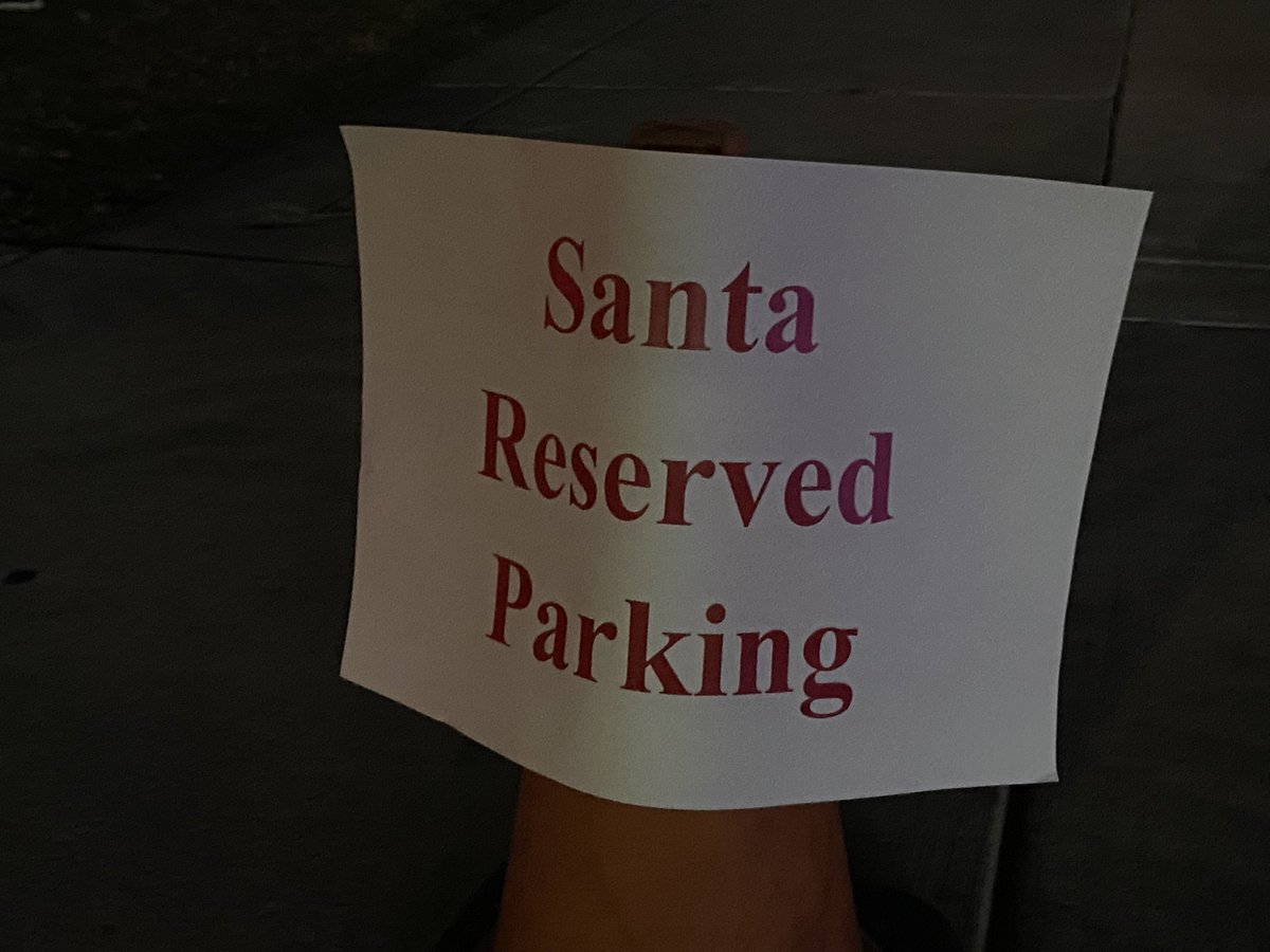 WeSantas's tweet photo. Wait….does this mean Santa’s on his way?!? https://t.co/0eGDyAv5Nf