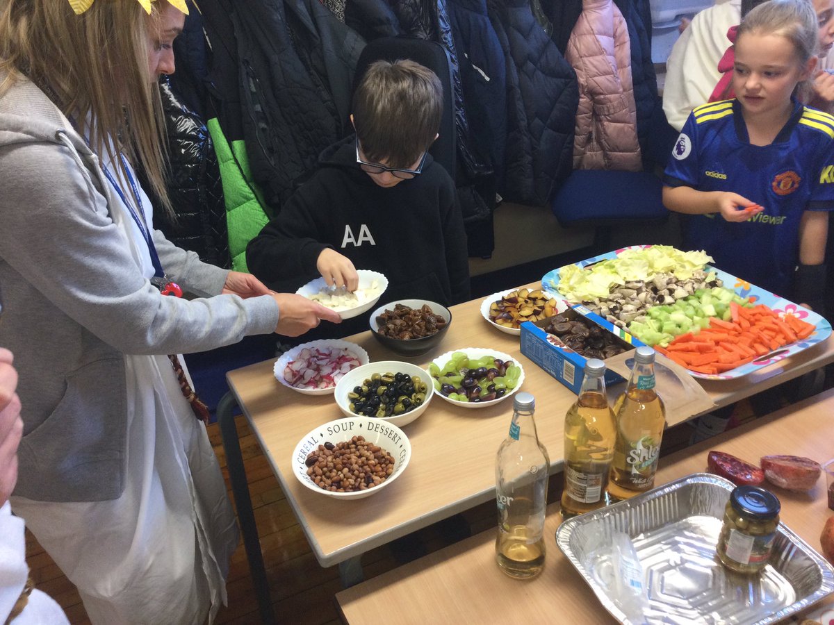 LSTMrsVose's tweet photo. Our favourite part of ‘I am Warrior’ day! We tasted lots of different foods that the Romans used to eat including olives, goats cheese, pomegranate and figs and we also drank some grape juice 🍇 🍷 🧀 🍄 🍞 #Iamwarrior #outofourcomfortzone https://t.co/Z7EkHIT2Tf