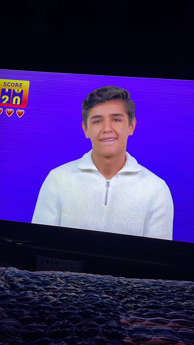 Yeseniag05's tweet photo. Viendo a este guapo @Osstev_  en @razeofficial https://t.co/18vwPAlAjI