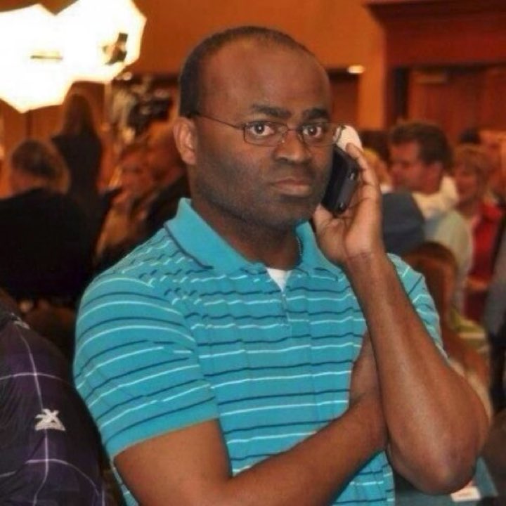 b_dots09's tweet photo. Me calling my bf during the workday to ask what an mlb lockout is https://t.co/61MnB7KNkV