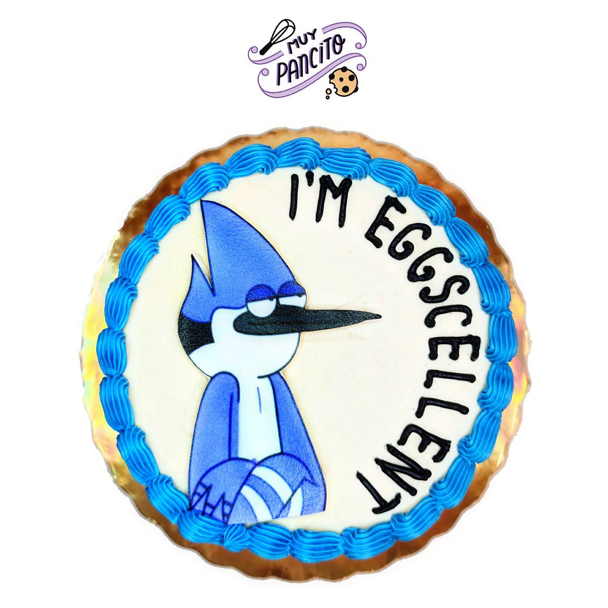 MuyPancito's tweet photo. ✨ Pastel Mordecai ✨ pan de chocolate, relleno de nutella. 💙🖤⁣

#MuyPancito #pastel #cake #mordecai #mordecaicake #unshowmas #regularshow https://t.co/Sk0Ru6JoQq