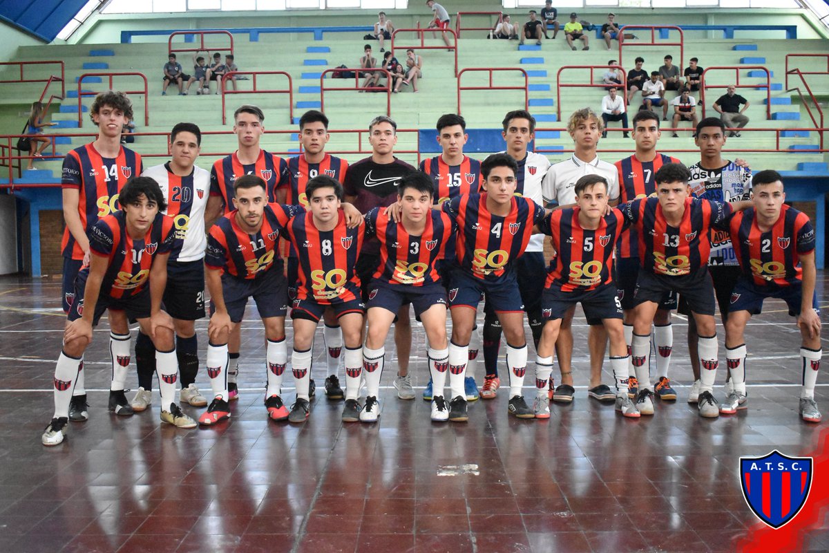 atscfutsal's tweet photo. #Inferiores #C20A

Nuestros juveniles no pudieron en su visita al Santo y se despidieron del certamen de Oro. 

A pesar de la caída queremos felicitar a los actuales bicampeones por el torneo realizado y por tantas alegrías que de seguro, van a volver 👏

¡DE PIE MATADORES! https://t.co/fCuVddJ6yB
