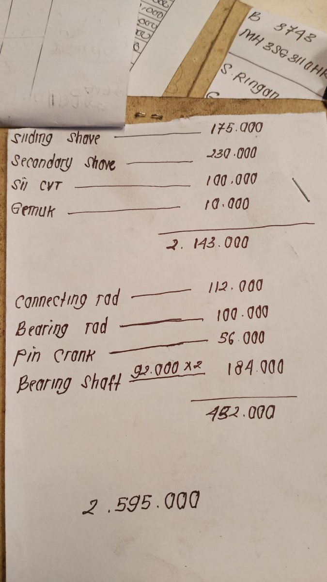 satriaoo's tweet photo. Alkisah telat service, entah motornya ada problem apa, mogok di tengah jalan, dan info teknisi dari bengkel resmi Olinya kering

Muncul lah billing:

Mon maap ini isinya apaan yak gue gak paham 😂😂😂😂😂😂 https://t.co/JbG3CYEeLf