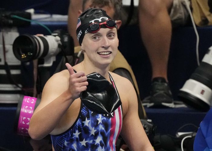 SwimmingWorld's tweet photo. Katie Ledecky Sets U.S. Open Record with 4:00.51 in 400 Free to Start Second Day - https://t.co/4cHUBmsktQ https://t.co/cwmpJujs8L