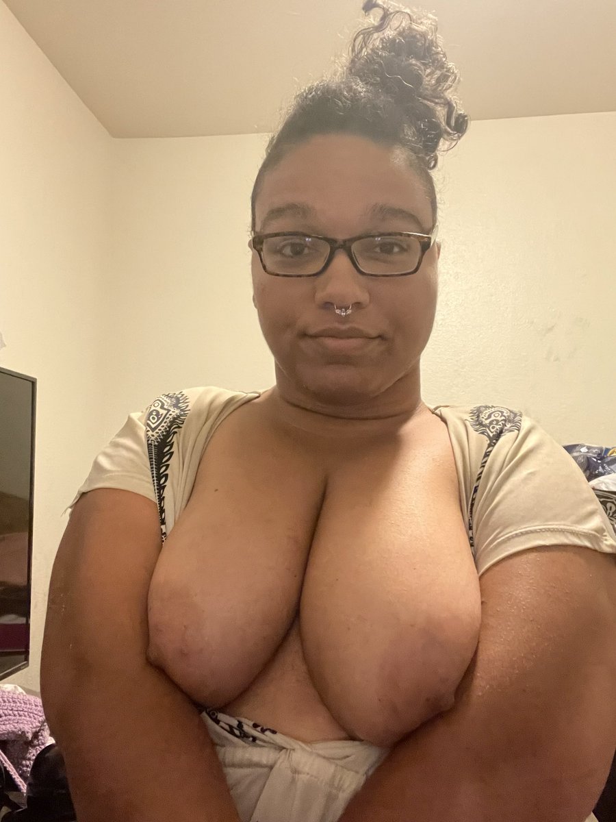 $3 subs are still here!!!! Don’t miss out on all my content….no paywalls! I’m also available for customs and other services. DM for info 💕