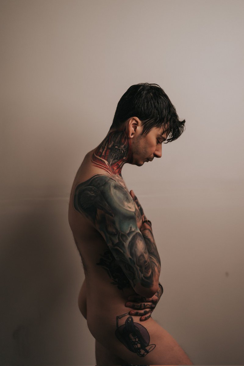 ~nudity is art~

📸: instagram.com/nkdhmns?utm_me…