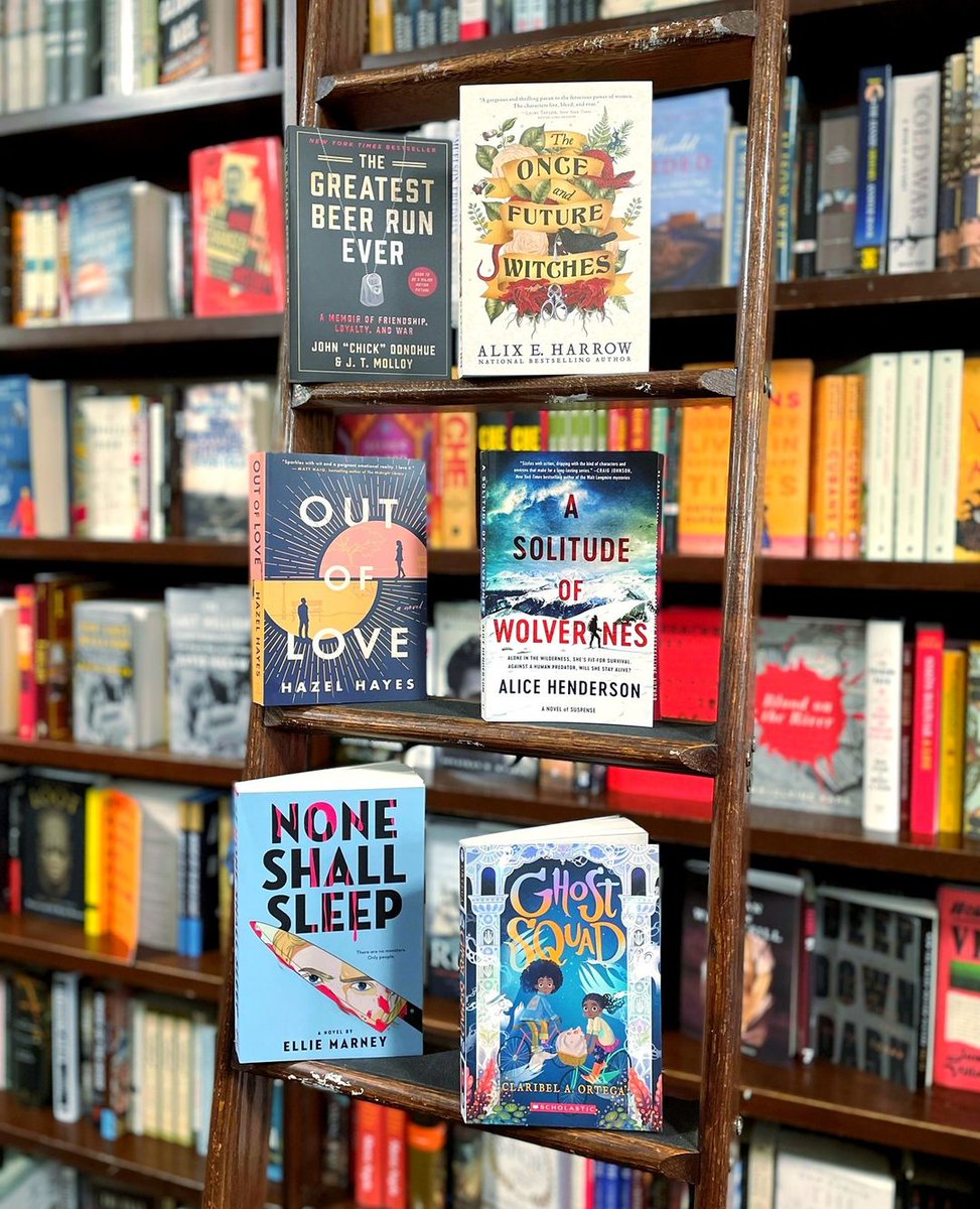 ParksideFW's tweet photo. Ready to find your next page-turner? Barnes &amp; Noble is right around the corner!
.
.
.
📸: @barnesandnoble
#Books #WatertonWay #ParksideatFirewheel #TXapartments #GarlandLiving https://t.co/p5itE1cUmE