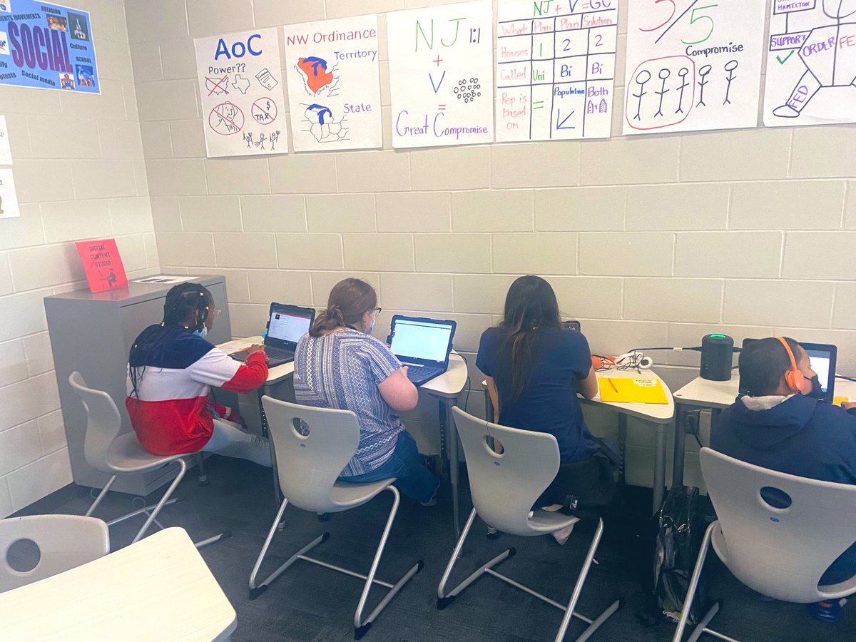 Awesome day learning about  federalism in our blended learning studios with our Jags!@RoweCFISD