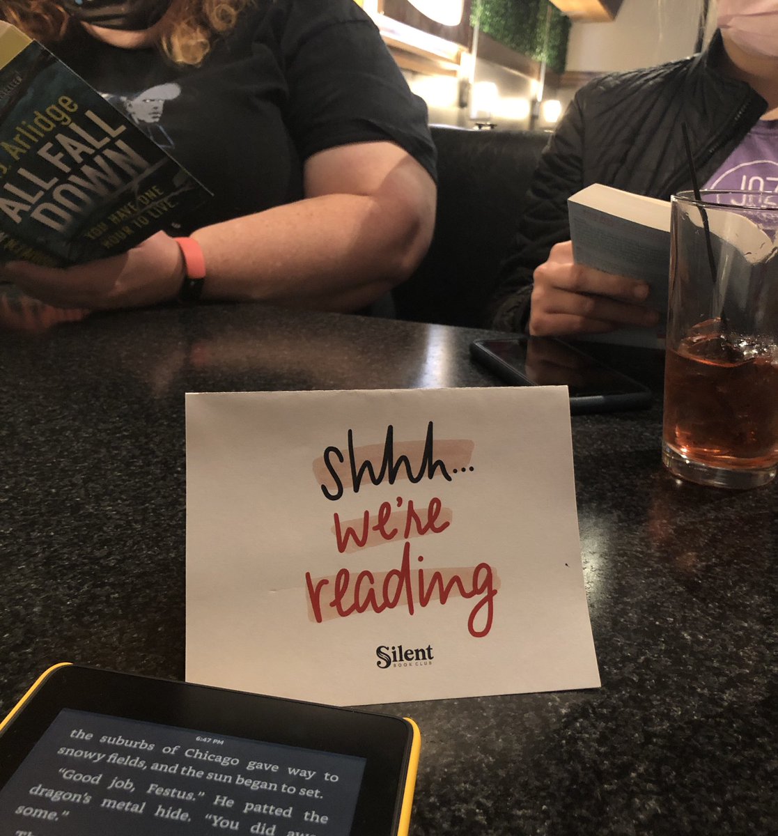 We’re back at <a href="/GraduateHotels/">Graduate Hotels</a> in Lincoln this evening and settling into our reading hour!  

What are YOU reading tonight? 

#silentbookclub #sbclnk <a href="/silentbookclub/">Silent Book Club</a> <a href="/TheSingleBarrel/">The Single Barrel</a>