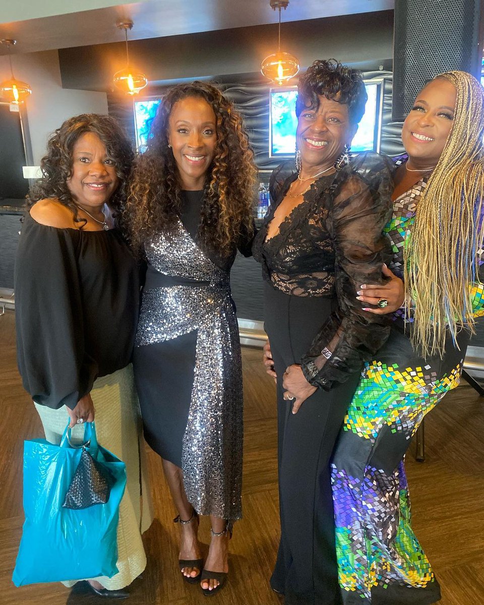 FearlessEntert2's tweet photo. 8th annual Women Empowerment Summit @tamalal Women in Entertainment 🍾 Such a beautiful event. Thanks to my friends @angelab_me
@tamalala_
@ttowalame
@dnice
#StacyBenaderet
#PatShields
#JonPlatt and of course My Momma #DeniseWilson and TamalaMomma https://t.co/muvZ15lQas