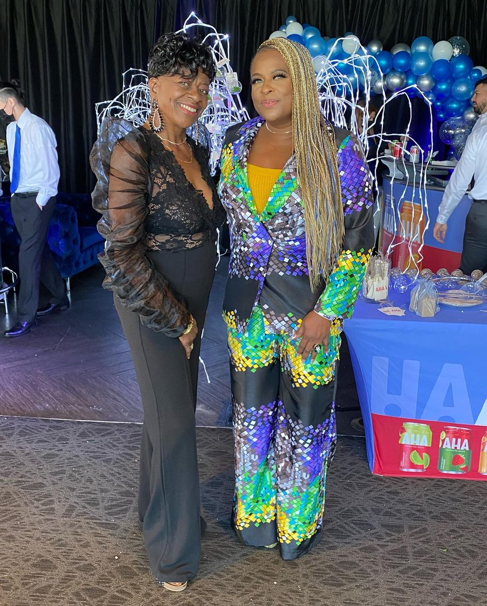 FearlessEntert2's tweet photo. 8th annual Women Empowerment Summit @tamalal Women in Entertainment 🍾 Such a beautiful event. Thanks to my friends @angelab_me
@tamalala_
@ttowalame
@dnice
#StacyBenaderet
#PatShields
#JonPlatt and of course My Momma #DeniseWilson and TamalaMomma https://t.co/muvZ15lQas