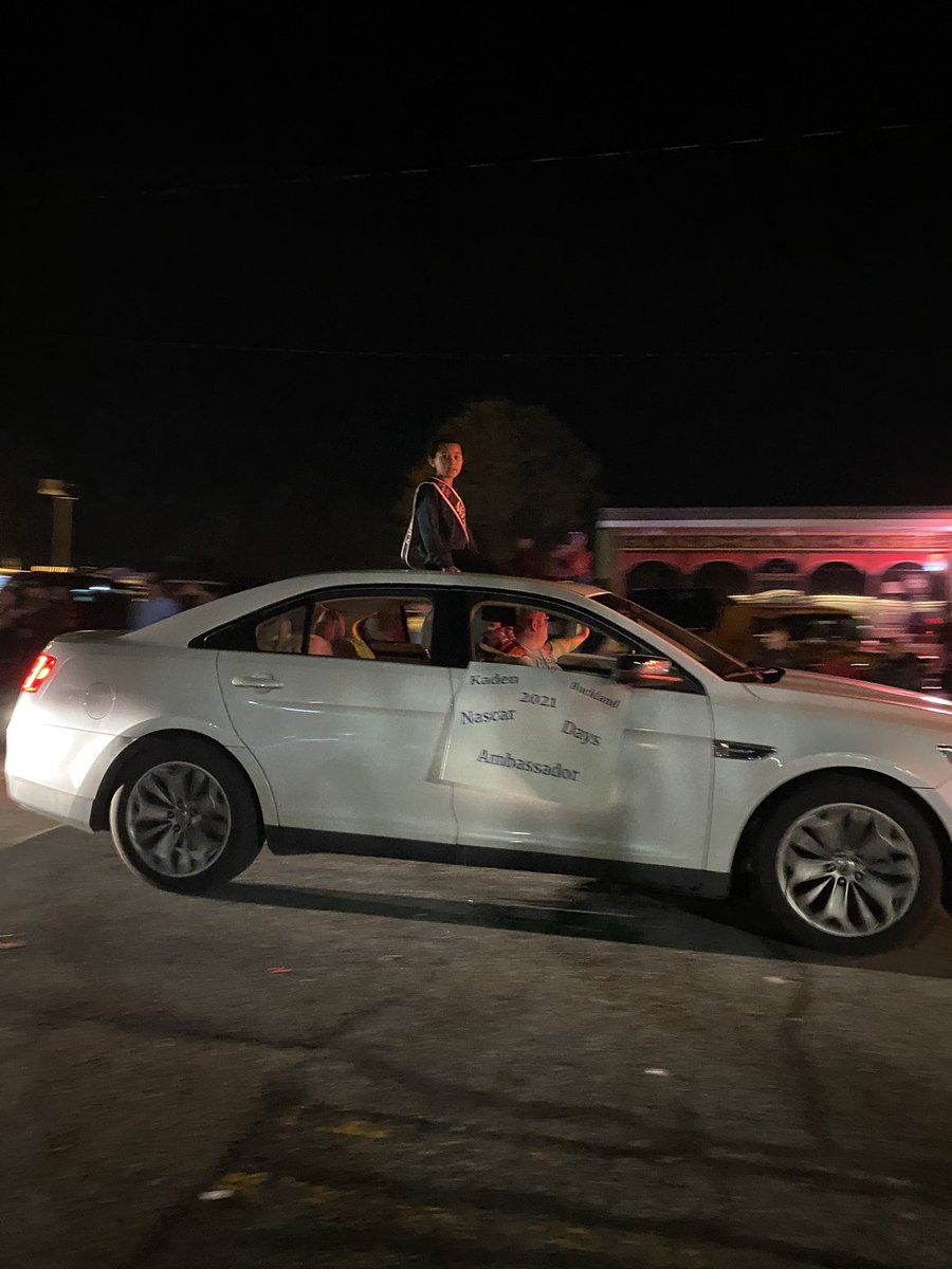 TheHeartofNC's tweet photo. We loved watching the Annual Randleman Christmas Parade! Be sure to visit holiday displays and memory trees all month long! Share your photos with us #theheartofnc #randlemannc #christmasparade https://t.co/3R992zbm7L