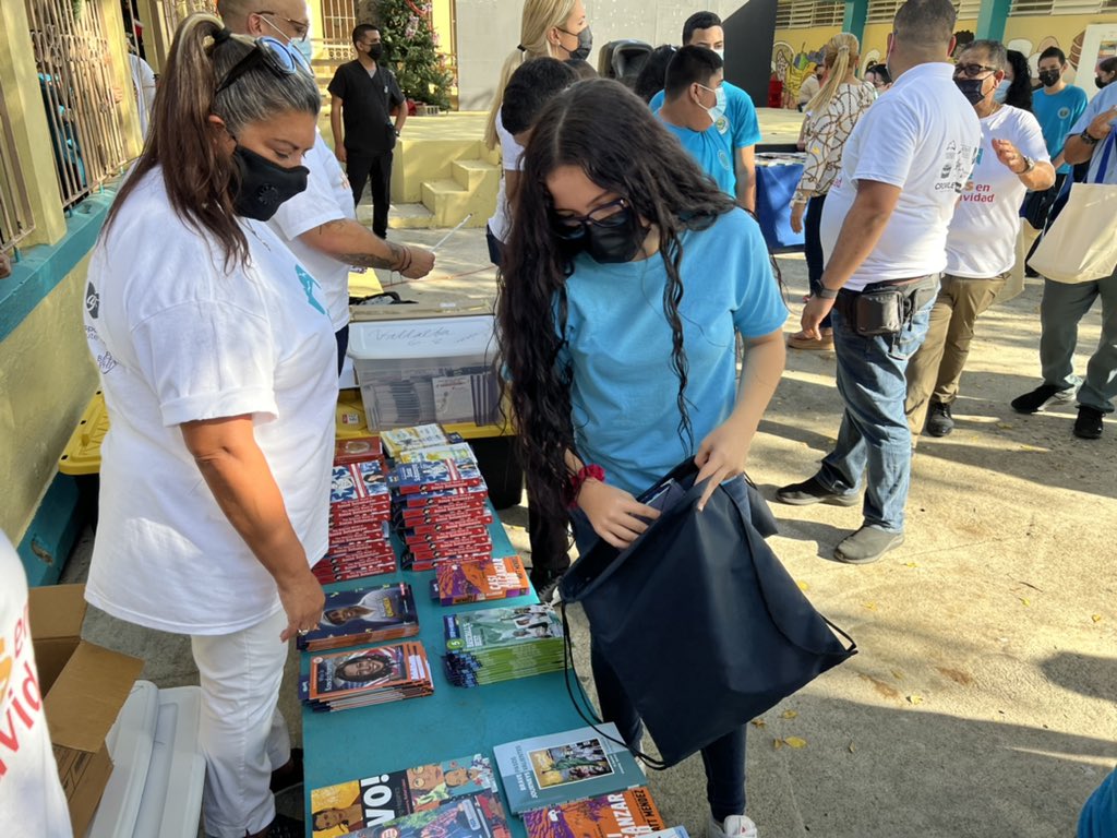 rweingarten's tweet photo. Today in #PuertoRico, @AFTEVPDeJesus joined @amprnet for the launch of this season's #Bookwaves, a series of events with @FirstBook to donate books &amp; materials that contribute to the education of the students of the public education system. https://t.co/2dHIkvUtAp