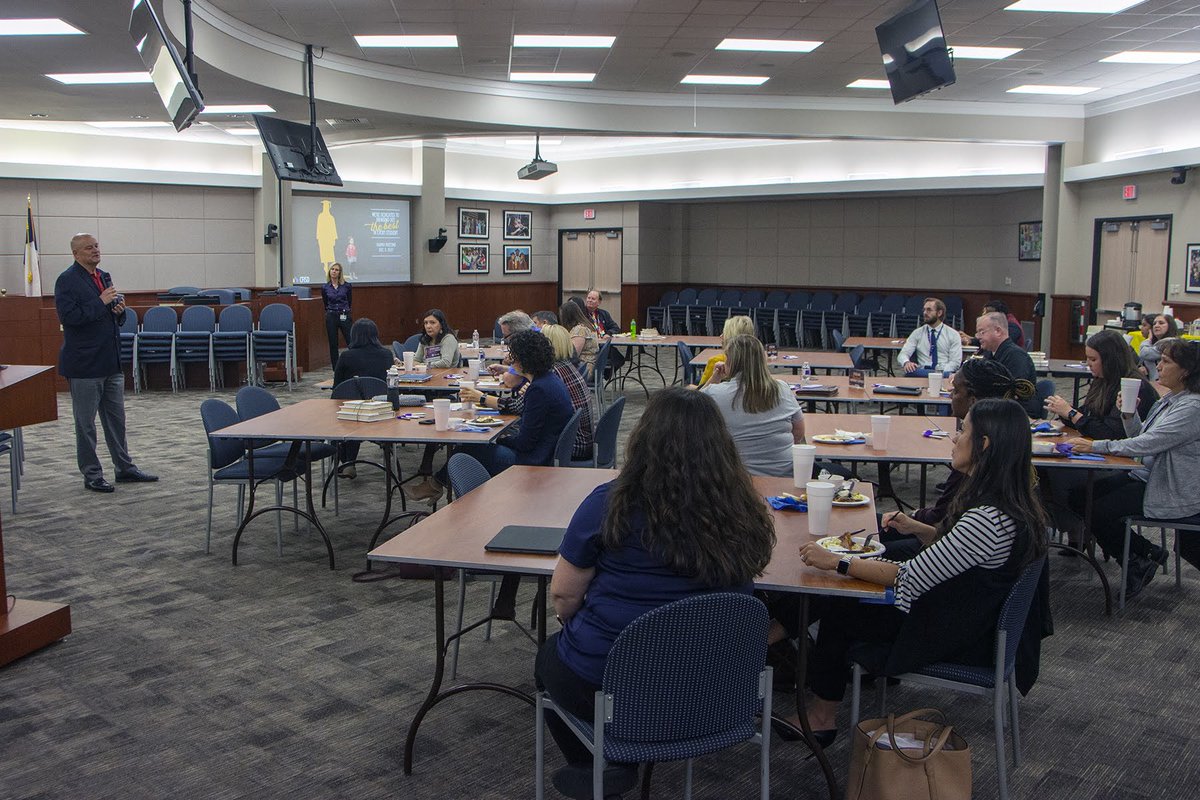 KimHocott's tweet photo. Great HASPRA meeting today with @E_Sheninger who shared about being the storyteller-in-chief & empowering others to help tell the stories of our schools. Also, thanks to @SuptMarkHenry for welcoming us and expressing appreciation for the work we do. #schoolPR #brandEDU https://t.co/mEbfT05GdA
