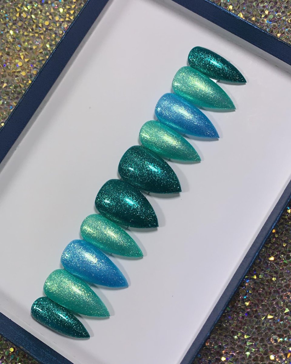 nailcandypress's tweet image. ASSORTMINTS” is now available on 
✨nailcandypressons.com✨
I’ll be posting #nailfies tomorrow because these are my new nails 🥶
Ugh so gorgeous 😍😍😍💅🏾💅🏾💅🏾

#nails #pressons #pressonnails #glitternails #glitter #pressonnailsforsale #pressonnailset #presson #nailsnailsnails