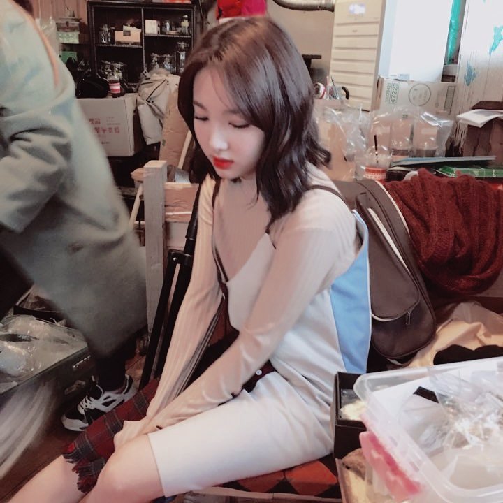 TWIVETW's tweet photo. ⠀ ·⠀ 🎢⠀ ﹫𝗻ᥱw⠀ post  ﹕  ᥱvᥱnt⠀ 𓂃⠀ 𝘁𝘄⠀ ど.ivᥱ `⠀ ᥲt⠀  #AE2ndSingle ⠀›

Dejamos salir a nuestra peloncita Arélie para que pudiera acompañar a las más lindas y entregarles su corazoncito bonito, todas les deseamos muchísimo éxito, ¡Son las mejores! https://t.co/535K8EUT8U