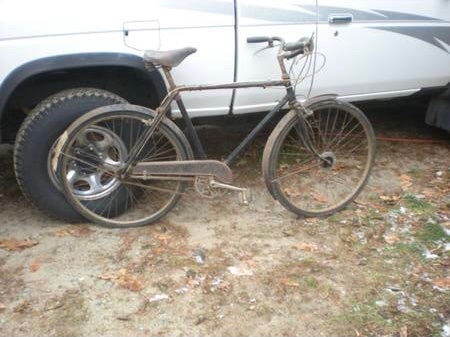Raleigh3Speed's tweet photo. #StayTuned 
#raleighbicycle
#rustybike 
#cantkillaraleigh https://t.co/q9TCQPIXKB