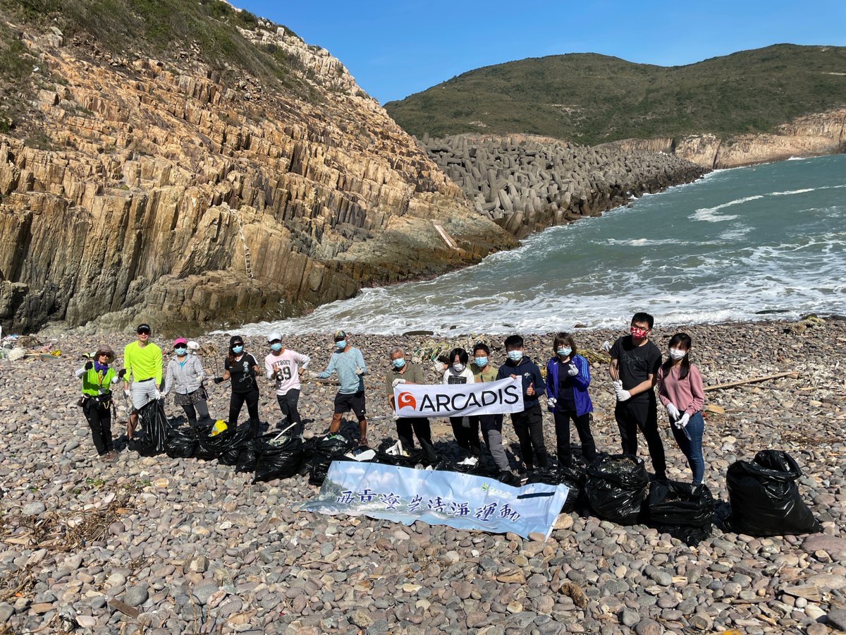 Thanks to all Arcadians and volunteers who spent their morning picking up trash at the East Dam of High Island Reservoir for a #beachcleanup. May this program encourage more people to take action in keeping their favorite beaches and their #environments clean.
