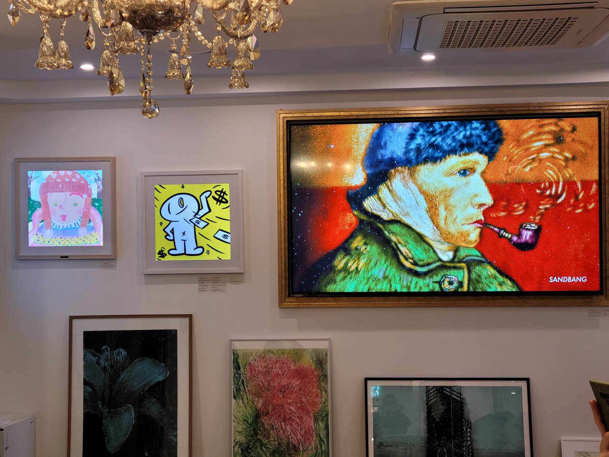 sandbangnft's tweet photo. 🌟Exhibition🌟
#블루캔버스 X #해월동 
마켓 NFT 전시 공모전

멋지게 전시공간과 
디스플레이를 해주셨네요 🙏🏻🎩
2주간 진행되는 행사이고  

@tenmennft @dongzadonghwi @john_boots_ @ruria_nft  작가님들 
작품이 있습니다 ✨

#전시 #nftcommunity #exhibition #nftcollector #sandbang https://t.co/VPFU0Ffeng
