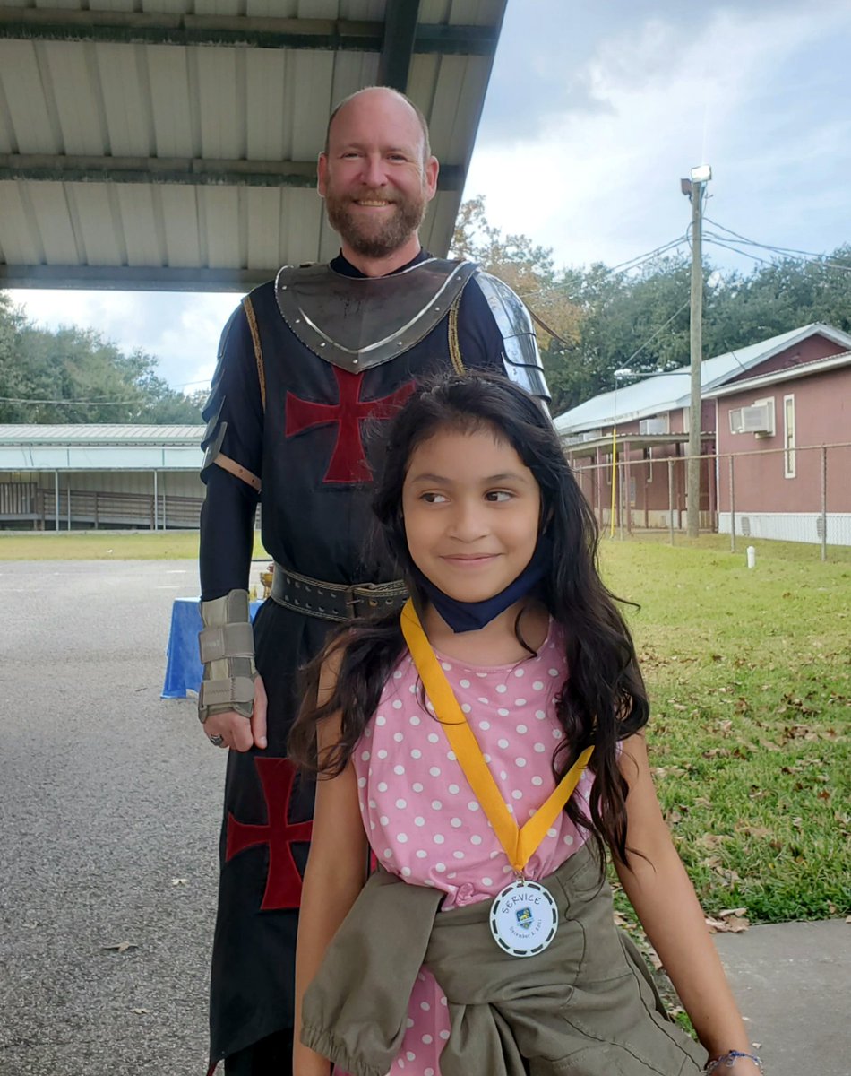 Counselor_K_Lee's tweet photo. Congratulations to all of our #EAFK medallion winners! These students are exemplars in the virtue of Service!!🤩🤩 #HISD https://t.co/JF8s6jWf9t