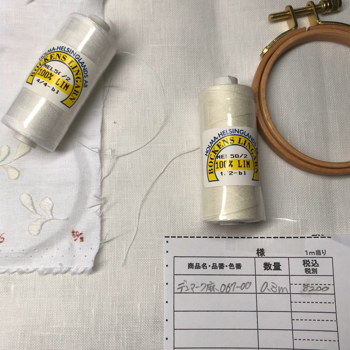 shiroitolife's tweet photo. ボッケンのオフホワイト、白のアイリッシュリネンには合わない気がしたのですが、
デンマーク麻のオフホワイトには、とっても馴染んでます。
制作意欲がわきます❣️
糸と布の色の相性がちょっと分かりました🧵 ✨
#BOCKEN
#デンマーク麻 https://t.co/QiOpN9EDh6