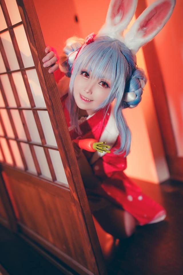 zoe6734's tweet photo. 早安大家~
今天又是一個懶惰的冬眠日呢 peko!!
這個天氣會好睡到睡過頭真是可怕呢!!

-------------
《hololive》
Photographer／ Morgan Photography 
<FB> 夜醬-よるちゃん TW Cosplayer
<IG> @night_moom80116
#兎田ぺこら #Pekora  #Vtuber #hololive
#三期生  #ぺこら #族長 #正月 https://t.co/8eVj8gXYto