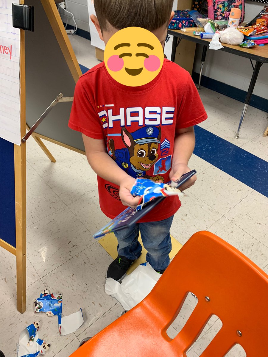 ms_hernandez2's tweet photo. Today we started our “12 Books of Christmas”🎄🎅🏽📚 Every day, for the next 12 days, we are going to unwrap a Christmas book and read it. Today we unwrapped “How to Catch an Elf”🥰 My kinder babies loved it!❤️ #HowsmanReunited #12DaysofChristmas #Kindergarten https://t.co/vCa56mvLCd