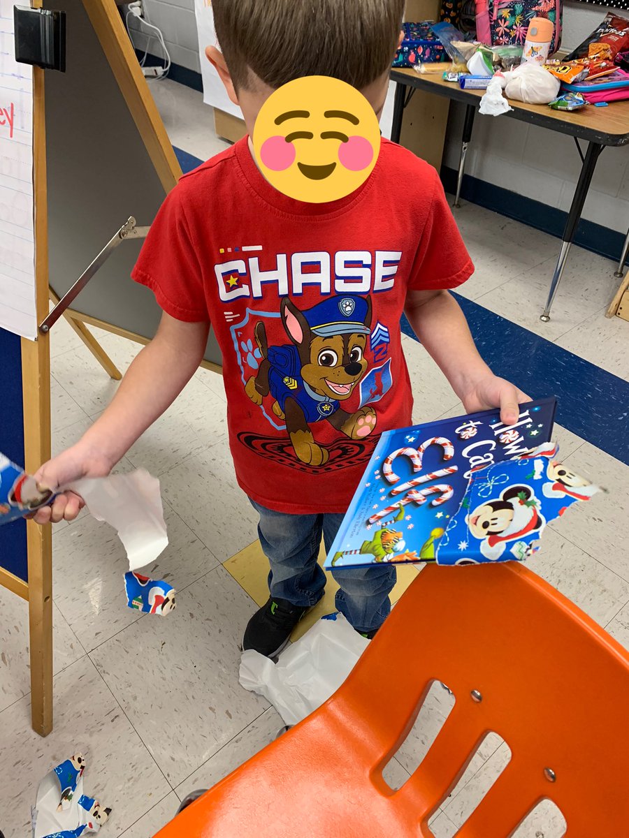 ms_hernandez2's tweet photo. Today we started our “12 Books of Christmas”🎄🎅🏽📚 Every day, for the next 12 days, we are going to unwrap a Christmas book and read it. Today we unwrapped “How to Catch an Elf”🥰 My kinder babies loved it!❤️ #HowsmanReunited #12DaysofChristmas #Kindergarten https://t.co/vCa56mvLCd