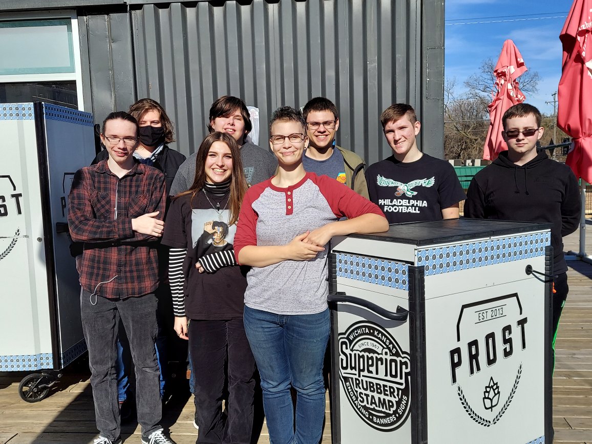 Derby_Languages's tweet photo. German Club enjoyed lunch at Prost and a quick stop at the Keeper in Wichita on Wednesday! Wie toll! https://t.co/VNGLJs0WR7