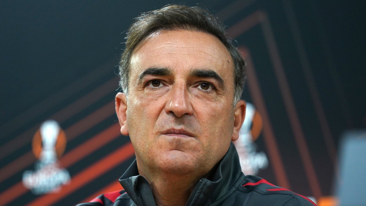 PedroVieira_25's tweet photo. ⚫ Parte 1 - Quem é Carlos Carvalhal?

Uma thread sobre o treinador português, que é alvo do Flamengo, e o seu estilo de jogo.

Ajudem a aumentar o alcance dando rt, porque deu trabalho pra fazer. https://t.co/qeUMVJlSfI
