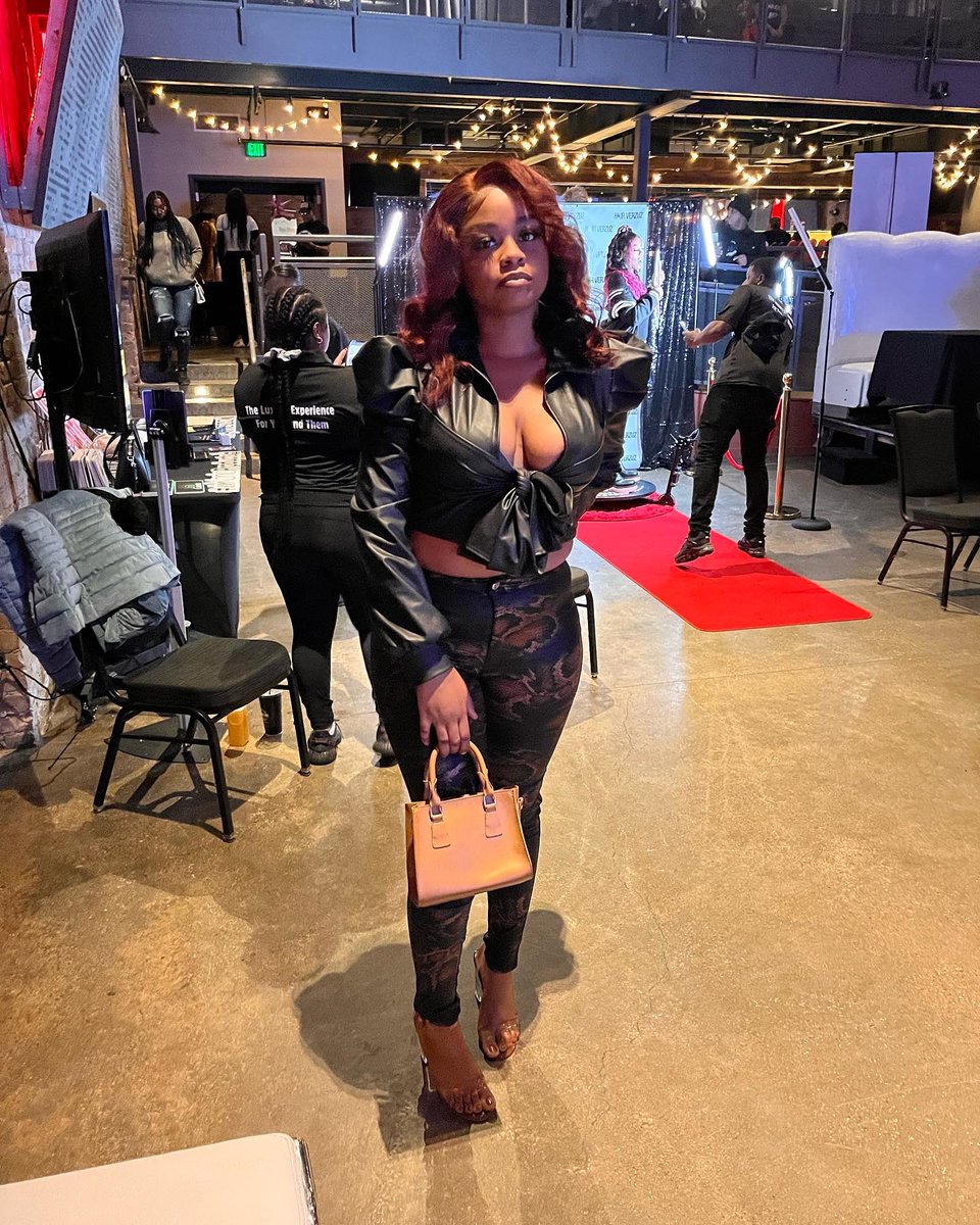stiaaaaaa's tweet photo. Boss LADY Shit ✅🔥 https://t.co/phQKCHQ9fm