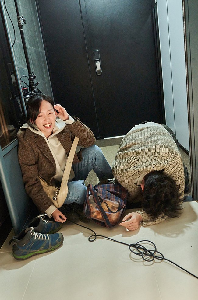 DramalandNew's tweet photo. [📷] 02.12.21 | Bastidores do drama #FromNowOnItsShowtime - #ParkHaeJin &amp; #JinKiJoo.

📆 - Março de 2022 https://t.co/xspjtYdXjA