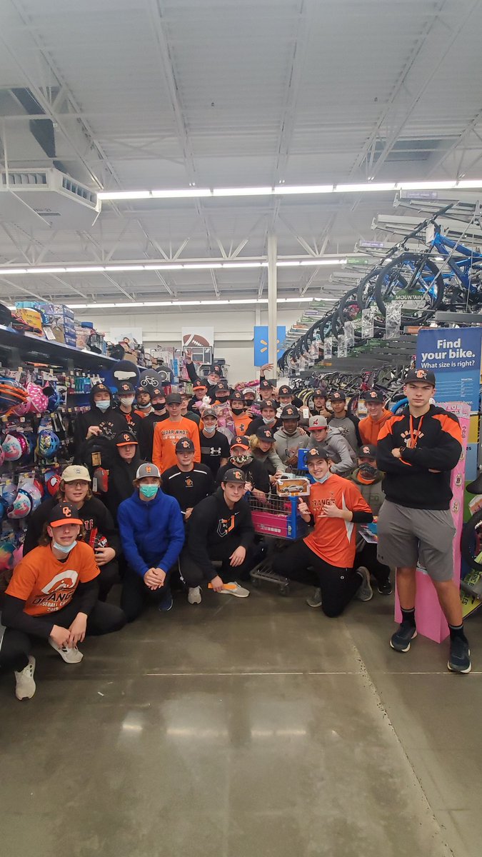 35 players who have attended fall &amp; winter workouts had a great evening @ Vinnys then shopping <a href="/Walmart/">Walmart</a> as we took time to celebrate the Holiday season in our annual Orange Baseball Community Outreach Program. Special thanks to our players, parents &amp; community. #PantherPride