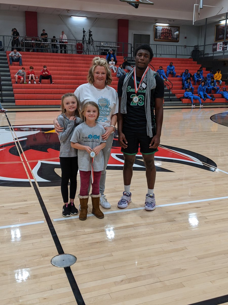🔥Day 2, Game 1 Boys Bball: Maumelle with a 90-84 WIN over Little Rock Southwest. Players of the Game #0 Colby Garland <a href="/MaumelleMBB/">Maumelle High Boys Basketball</a>
and #23 Emir Siddiq <a href="/LRSWBasketball/">Little Rock Southwest Basketball</a>
#vtownathletics #vtownshowdown