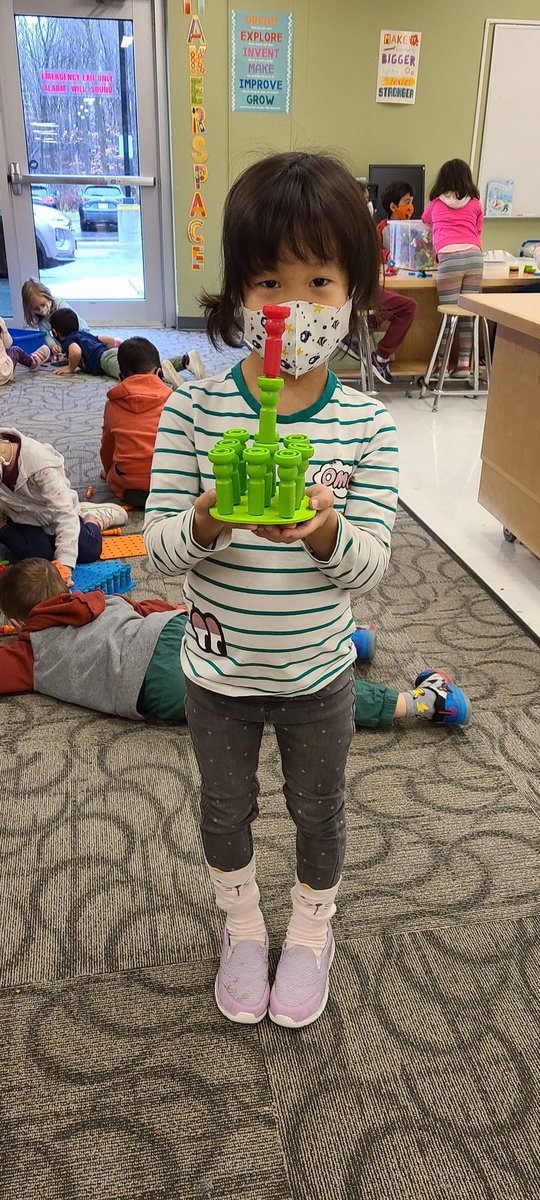 fgnazeda's tweet photo. π€Creative hands and creative minds @MakerspaceKHPS today! Measuring height and length, blowing a candle, smelling a flower and more! Learning is fun @KanataHighlands @Jojopull
#constructiveplay #math #collaborating #kindergarten
#howdoeslearninghappen https://t.co/Zn4O79P2co