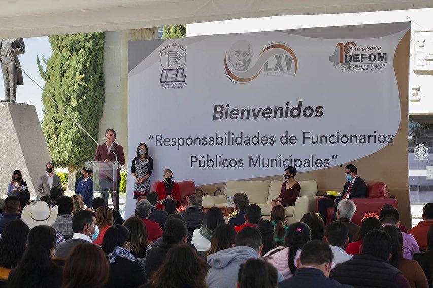FRANCISCOXAV1ER's tweet photo. •Asistí al Foro de Capacitación para Regidores y Presidentes Municipales organizado por el #IDEFOM, en el marco de su décimo aniversario.
•Importante la profesionalización de los servidores públicos. @CongresoHidalgo #Hidalgo https://t.co/xsOWZMYaCk