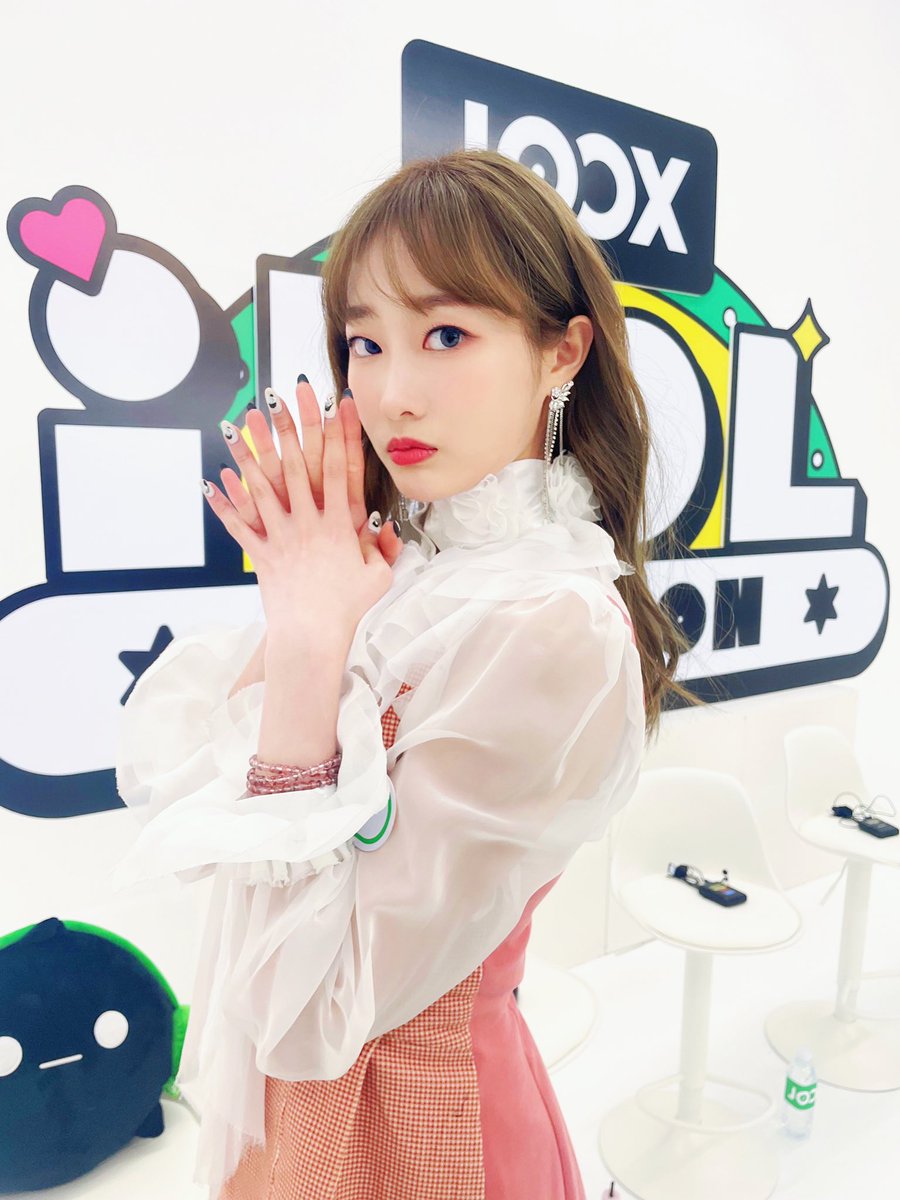 official_skyle's tweet photo. [📸]

211130 IDOL STATION 2 ‘ONEUS’ 편

SKYLE 지니의 첫 MC ✨ 처음인데 완벽하게 한 우리 지니어스 칭찬해 🙌🏻 12월 7일에도 MC 지니가 찾아가니 다음 주 화요일에 만나요 💝

#SKYLE #스카이리 
#GINNY #지니 
#JOOX #IDOLSTATION2 
#JOOXROOMS #JOOXHK https://t.co/nxUfxSYGMT