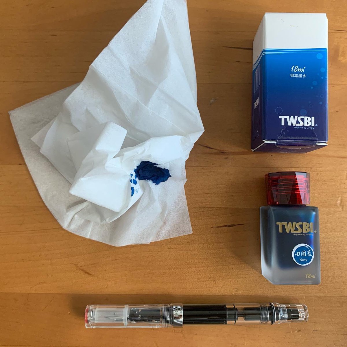 50smonkey's tweet photo. TWSBI INK 田園藍(Navy)
PEN:TWSBI ECO-T
紙:神戸派計画グラフィーロ
これはいいブルーブラック🤤
フラッシュもたっぷり出そうです🥰
純正カートリッジ黒もねっとりと濃い色。スタンダードな色もTWSBIはいい😌✨
欲しくなってまう🙄
 #twsbi  #藍色  #navy #田園藍 #神戸派計画グラフィーロ  #twsbieco https://t.co/X0Ijx0CBe9
