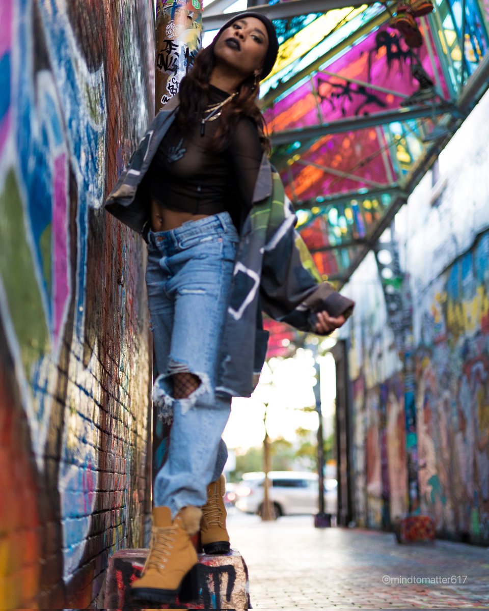 Mindtomatter617's tweet photo. 6 : 3 8 with Lisa
#cambridge #graffitialley #bostonmodels #Bostonactors #visualart #Bostonphotographer #centralsquare #graffiti https://t.co/Ux0AzlUcsQ