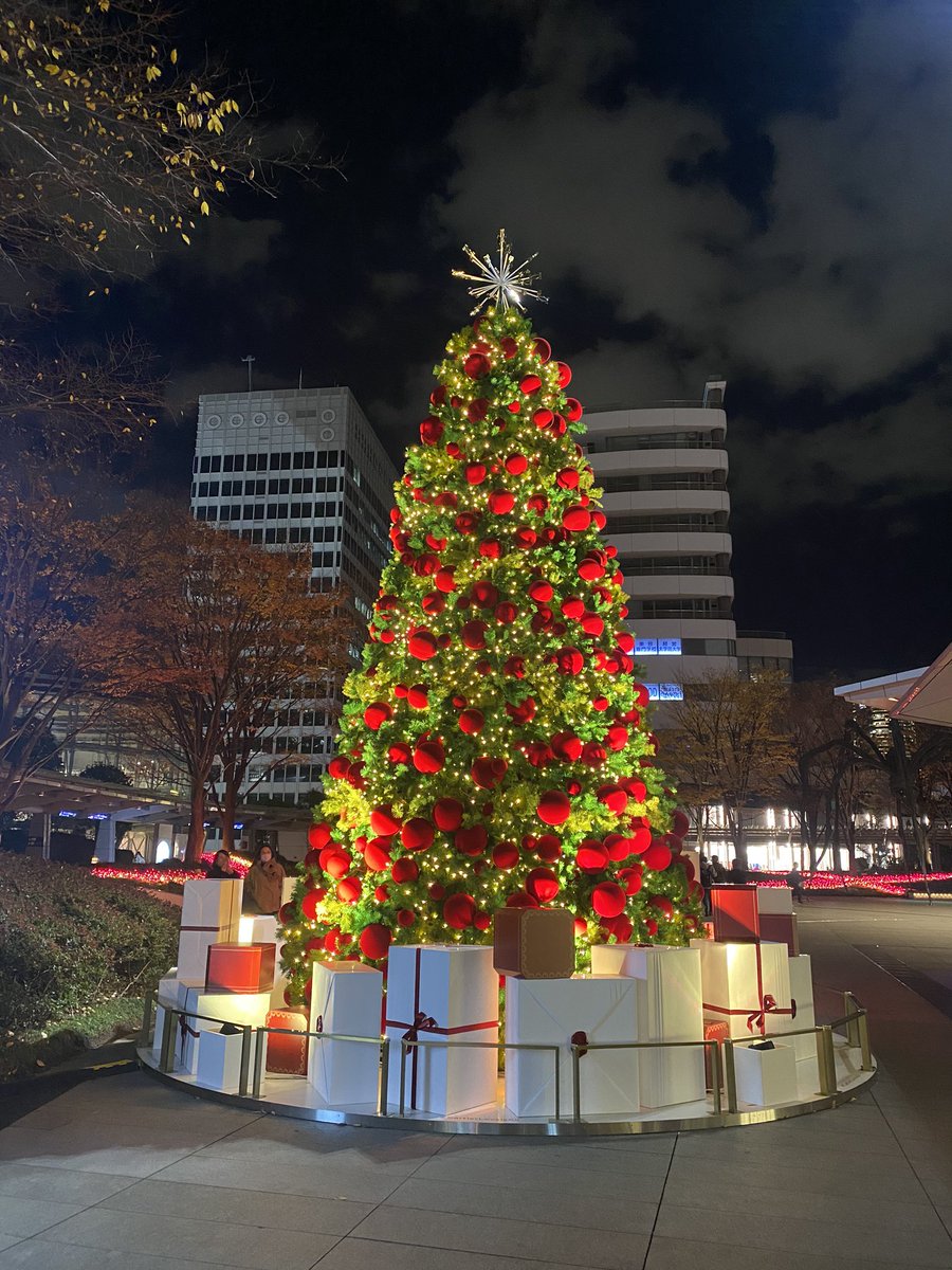 poconyan30's tweet photo. 六本木ヒルズのクリスマス🎄
#haniel #美と愛の包容力 #哲学 #神秘 #2021年12月 #christmastree #幸運 #クリスマス #天使 #幸せ #angel #christmas #ヒーリング #ラッキー #roppogi #lucky #クリスマスイルミネーション #healing #happy #love #スピリチュアル #fortune #癒し #愛 #六本木ヒルズ https://t.co/YvSfw7182Z