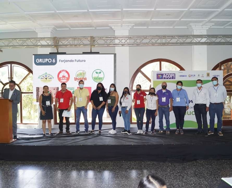 TransformaCauca's tweet photo. #TransformandoCauca🌿, proyecto de Acopi Cauca, realizó evento 'El Cauca se transforma, alianzas para el futuro', con el fin de generar espacio de reconocimiento que permita establecer vínculos estratégicos entre agroempresarios🤝
@GobCauca @MincienciasCo @SecAgroCauca https://t.co/xmv7nPNjcA