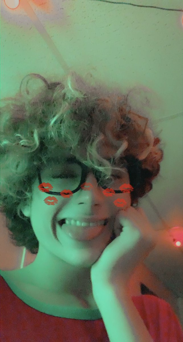 Meepmeep234's tweet photo. what’s your opinion on the glasses https://t.co/BEmCOoBnAV