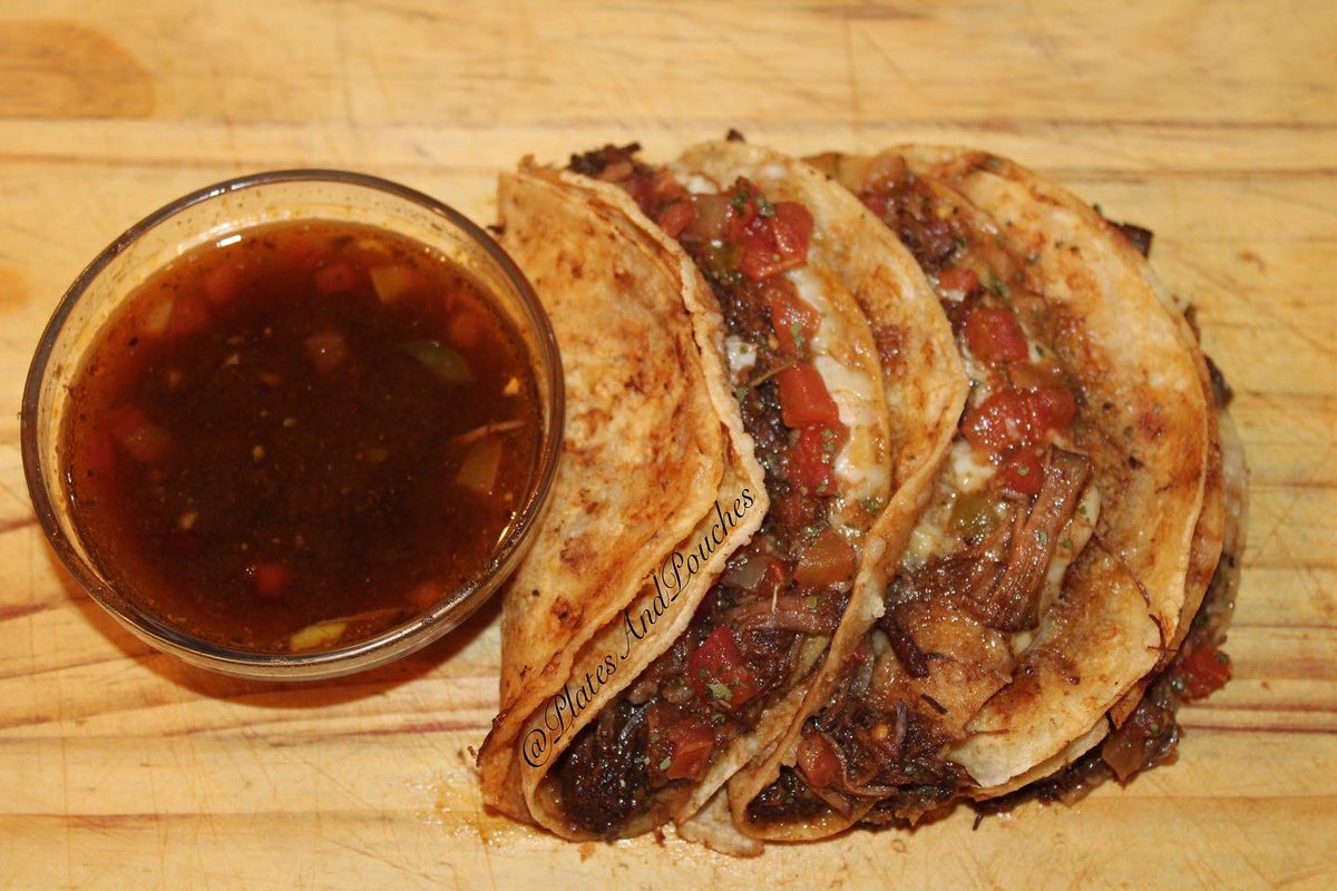PlatesAndPouch's tweet photo. Say Hello To My New Improved Oxtail Birria Taco’s

#Oxtail #Birria #Taco #ViralFood #Foodie #BrooklynEats #EastNewYork #Brooklyn #DoorDash #PlatesAndPouches #Food #FoodPorn #Yummy #Delicious #Yum #LoveFood #Follow #Like #FoodLover #FoodPic #Chef #FoodBlogger #FollowMe #FoodPic https://t.co/fyrDxe8GpM