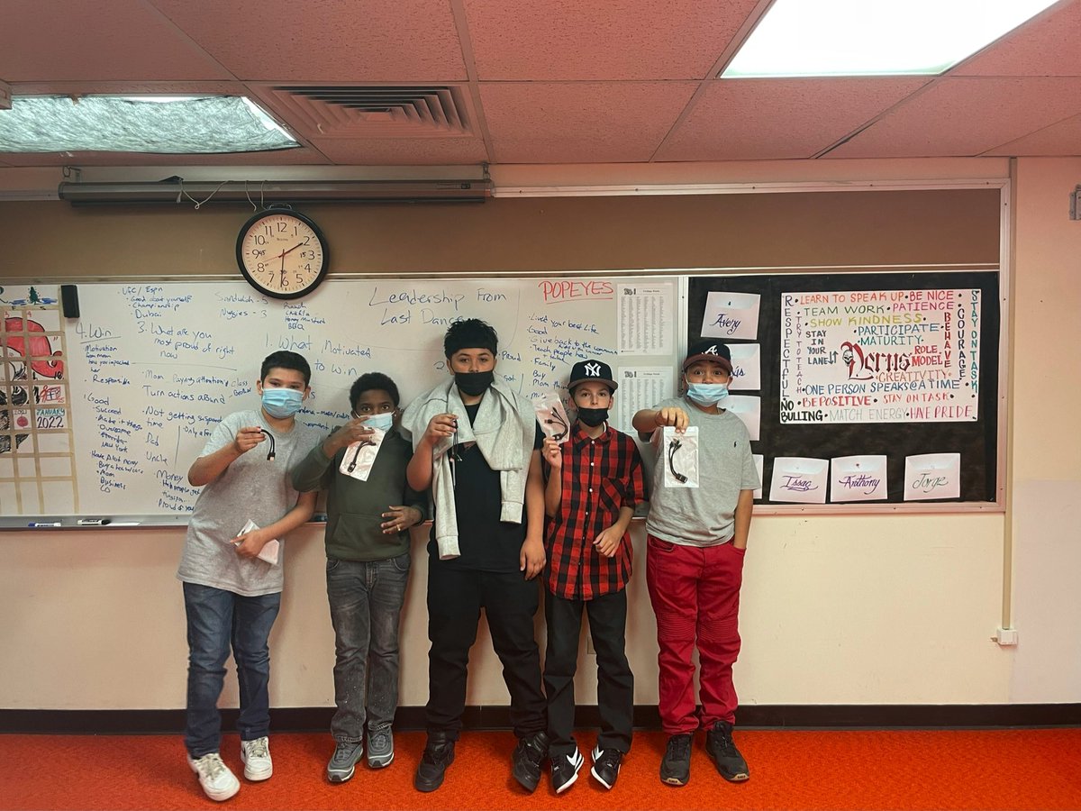 Thanks to <a href="/We_Are_IR_/">IR</a> for sponsoring these chargers for <a href="/heroesofimpact/">Heroes Of Impact</a> the Social Emotional Learning program at Hidden Lake Alternative High School. They loved them! #CommsvNext <a href="/CommsvNext/">Comms vNext</a>