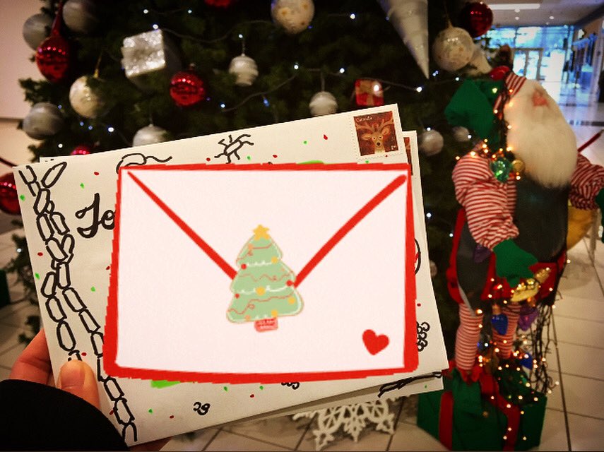biolimerence's tweet photo. Mail day! 📫 Trying to ship out orders as quickly as possible during the holiday season. 🎄

#CanadianArtist #sciart #scientist #ArtistsonTwitter https://t.co/7b0tDFj6FF